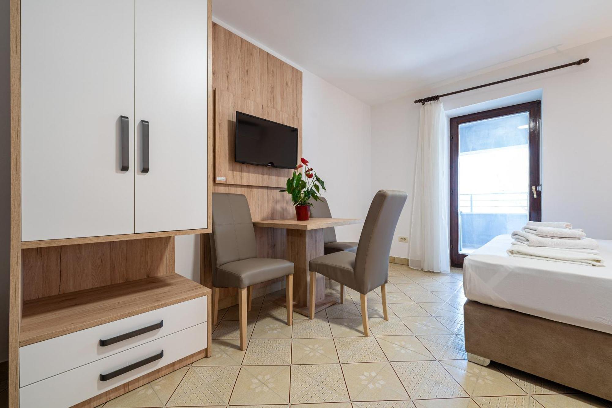 Studio Apartments Marea 2 Budva Rum bild