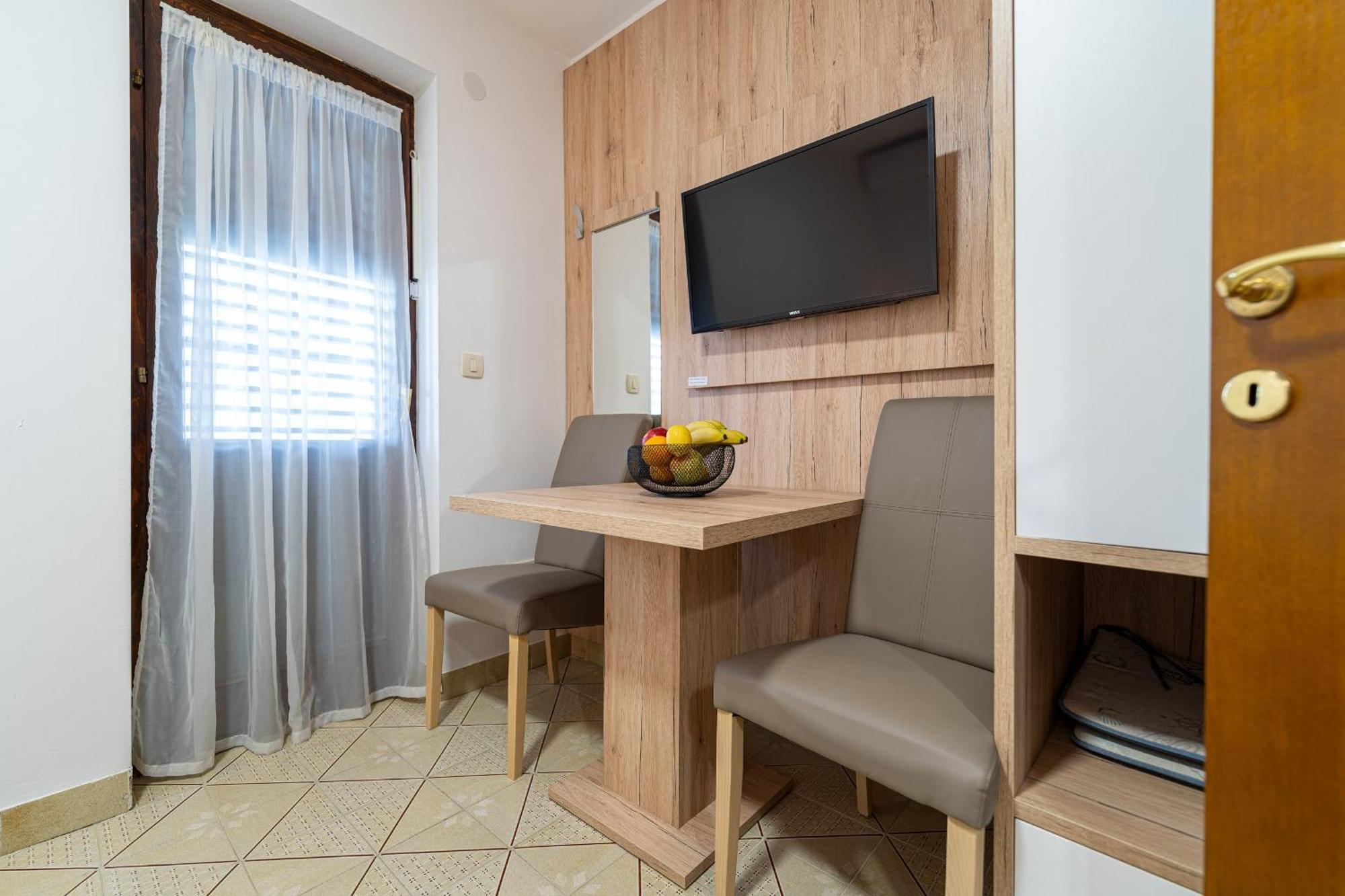 Studio Apartments Marea 2 Budva Rum bild
